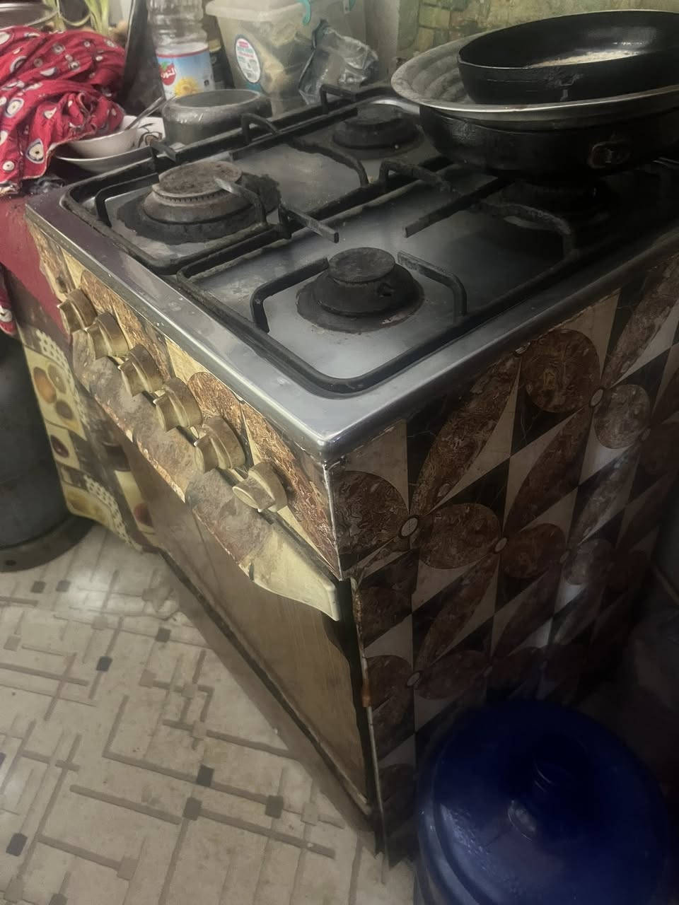 اغراض بيت وبدلات للبيع  المكان المفرك فلكه نهوده تواصل على الرقم***********
