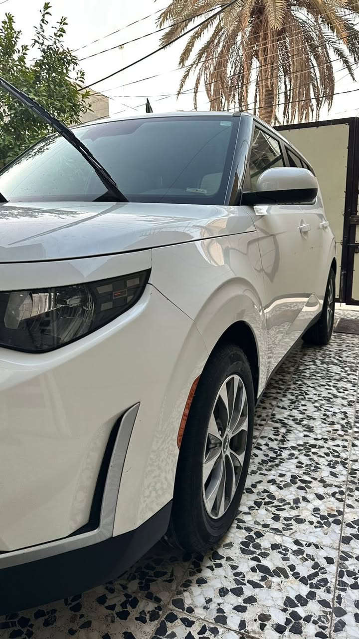 السلام عليكم
كيا صول موديل ٢٣

مكفولة من الصبغ 

محرك ٢٠٠٠ دوش

تحكمات ستيرن

توقف ذاتي

شاشة كبيرة تحديد مسار

كير اوتوماتيك

السيارة ماشية ٣٥ميل

ضررها كما موضح بالمنشور 

السيارة بدون رقم تترقم اي محافظة عدا الاقليم 

سعر السيارة ١٥٧

مكان السيارة بابل حلة

للاستفسار ***********
