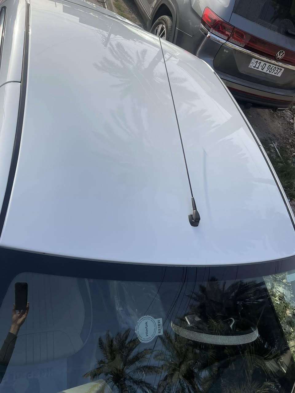 السلام عليكم
رينو سمبل موديل2020
ماشية 54,900 كيلو
السيارة مكفولة عدا ضربتين موضحة بالصور
سيارة عليها سيرفس كامل بلكات مجاول فيت بم فلتر باتري كله جديد اصلي 
السعر 90 ورقه وبيها مجال 
الاضافات شاشه وكامرا ودوشمه وارضيات
للتواصل/***********
