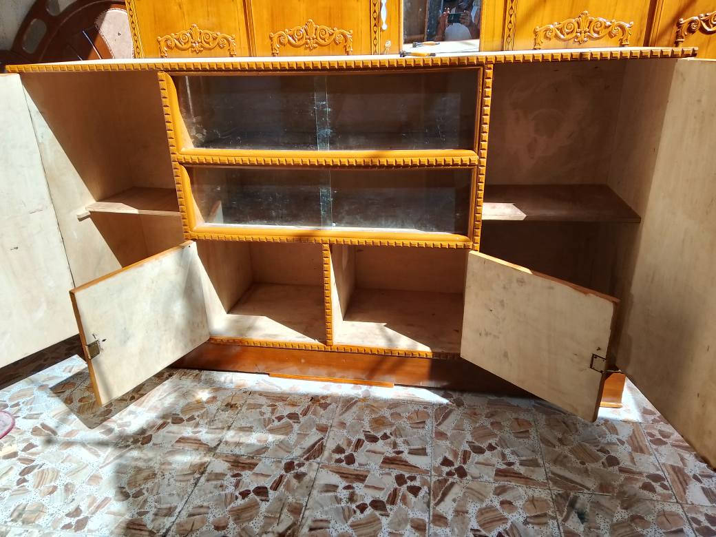 السلام عليكم كنتور 5باب طابقين للبيع السعر 225+بوفيه افراش مترين ونص ام المعرض للبيع السعر 125 وبيهن مجال المكان نجف الاشرف الشراي يتصل على الرقم وبي واتساب ويوجد خدمه توصيل داخل النجف *********** النجف, العراق
