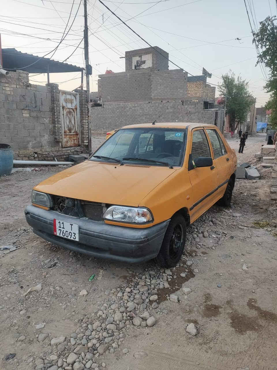 السلام وعليكم سايبه للبيع رقم انكليزي مكينه وكير جدد صدر جديد شواصي مكفوله السيارة خير من الله  كبل الشارع من عده التبريد بكان السيارة  سبع قصور
السعر 35 وبيهه مجال الرقم ***********
