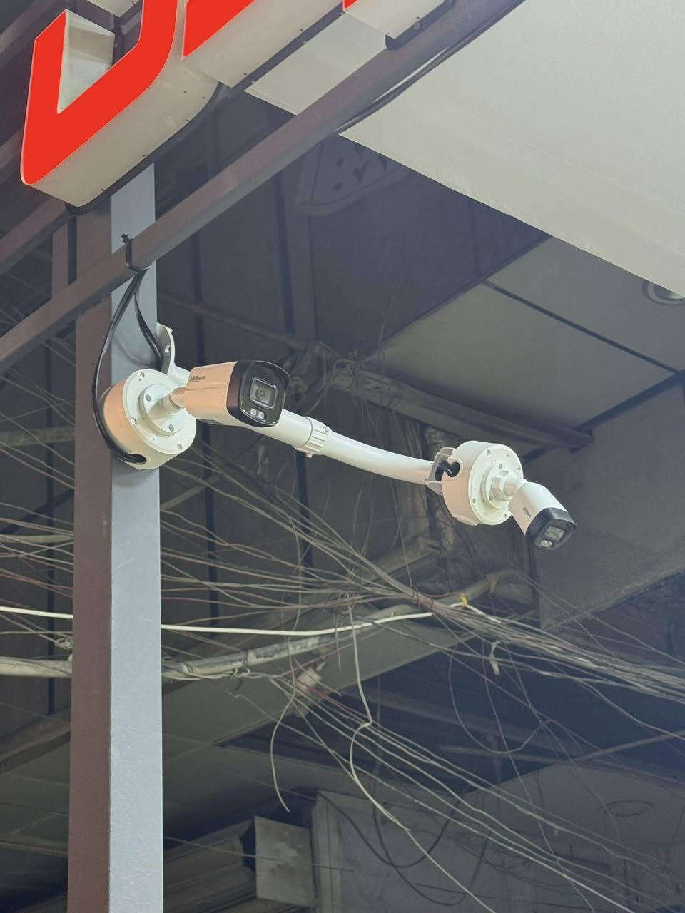 احمِ نفسك و احفظ حقك من خلال تركيب كاميرات المراقبة الذكية !
حافظ على منزلك, محلك, شركتك, عيادتك من خطر السرقة او المشاكل المفتعلة.
✅ نوفر كاميرات مراقبة من مختلف البراندات والنوعيات.
✅ خدمة صيانة و تنصيب الكاميرات.
✅ يوجد خدمة توصيل/ نقليات لجميع انحاء العراق.
للتواصل:
واتس اب: ***********

***********

مكتب العنكبوت 
العنوان:
بغداد/ الامين / شارع بيت بنيه / قرب دكتورة فريده 
#كاميرات #كاميرات_المراقبة #دهوا #هاكڤچن #اسوار #الطارق #فيشة_كاميرا #بوكس_كاميرا #بوري_كاميرا #dahua #Aswar #Hikvision #cvv #security_camera
