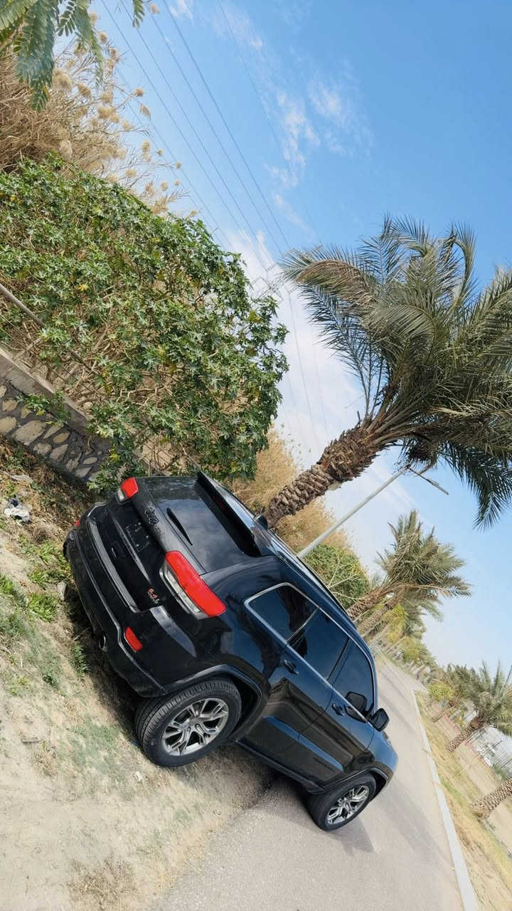 سلام عليكم
جيب وراد امريكي مديل 2014 المرغوب بانزين عادي 
ماشيه 120
حادث جاملغ وبنيد بدون دواخل شرط صور حادث بل منشور وجاملغ ثاني كلير 
مكينه ستوني مبدله مال كصه بيه ضمان 

وحداديه جديده حته دبلات مبدل تفصيخ 
ويل SRTاصلي 
بصمه SRT 
تخم تاير جديد 
رقم بغداد ابسمي 
ستوني مبدل ارقام وسنويه وهزة جديده 
تفاصيل كله واضحه كدامك اتصل فقط
مكاني النجف الاشرف 

سعر 178
‭0777 987 1520
