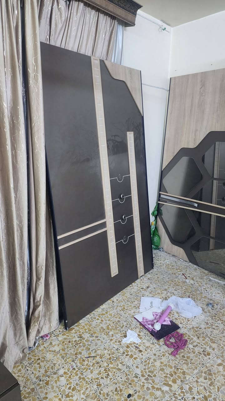 غرفه تركي 6 قطع
نظيف. مابي اي ضرر
السعر 350 الف نهايته
***********
