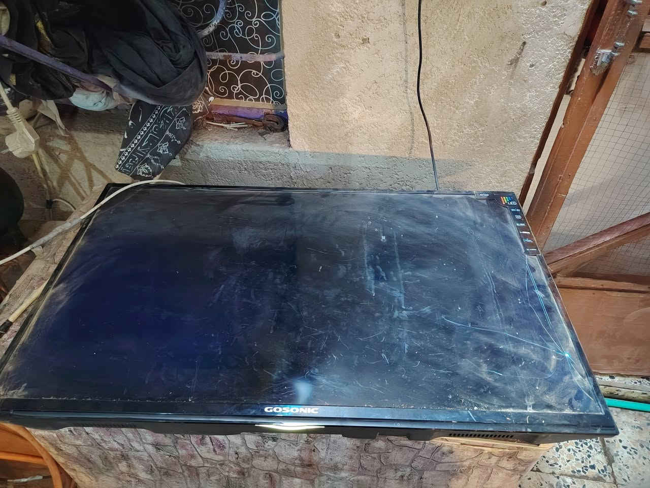 بلازمات حجم 42 LG بيهن كسر بالشاشة المكان البصرة الجزائر السعر 100 الف وبيهن مجال رقم واتساب ***********
