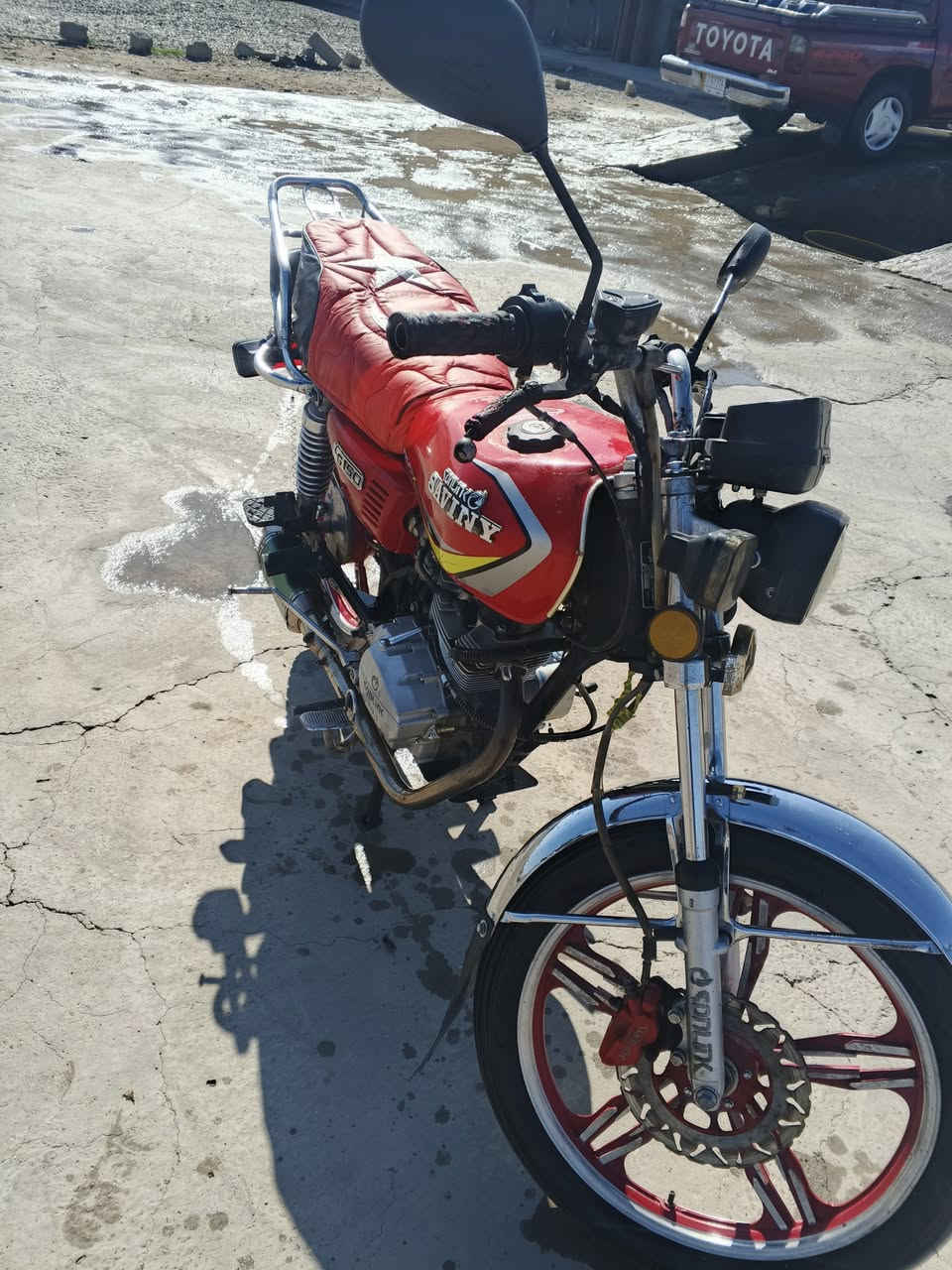 السلام عليكم لبيع دراجه 23دراجه حلوه كامله مابيها اي نقص الدراجه مفتوحه منفيز موجود صلنصه عندي كاتم وجعره ياهي تعجبك خذها سعر الدراجه 500وبها مجال للشراي مكان الدراجه سامراء
الستفسار ***********
