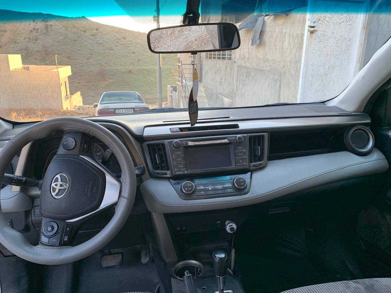 توێتاڕاڤ مۆدێل2015
فول مواسەفات بەس بصمە نیە سەنەوی تازەیە تا2028گێڕومەکینەی بەشەرت کامل بۆیاغە 
125 $گەڵاو معامەلە .***********
