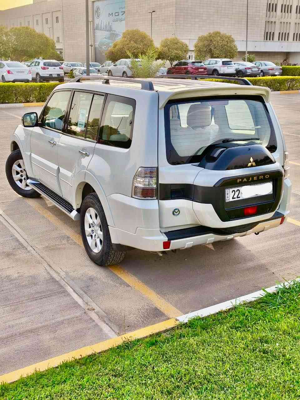 باجيرو ٢٠١٨ لون ابيض صدفي مواصفات فول ،سلايد بصمه كاميره دبل اكسل 4*4  
٣ مقعد ، حساس امامي و خلفي مرايه كهربائيه و بعد هواي مواصفات ، السياره كلين تايتل دعامي للدعامي بشرط مثل سفر ماشيه فقط ٣٢ الف كيلو متر السياره كلش كلش نظيفه مابي دينار واحد مصرف كلشي بشرط السعر ٢٢٨$ و بي مجال 
*********** أربيل, العراق
