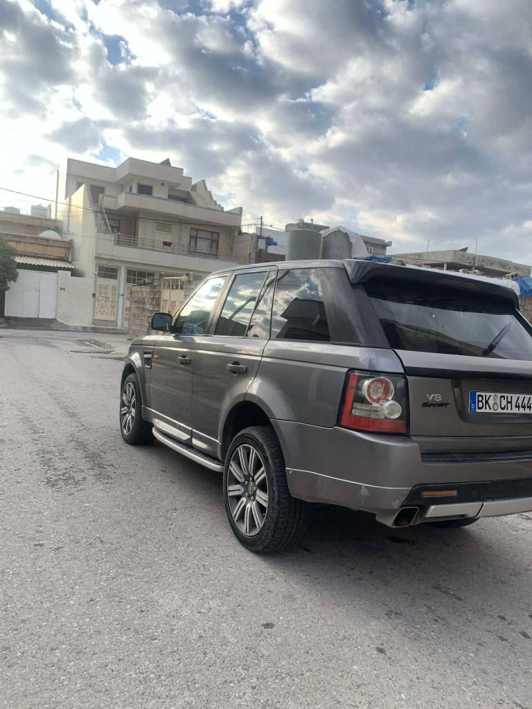 ڕەنج ڕۆڤر  مۆدێل 2008 مەنەفێست ئەسڵی بێ بۆیاغگێر مەکینە ئەکسل تبرید هەمو گیانی بە شەرت توند و تۆڵە چوپەکانی ئیش دەکات بەرزی ونزمی فول موسفات*********** رانية, السليمانية
