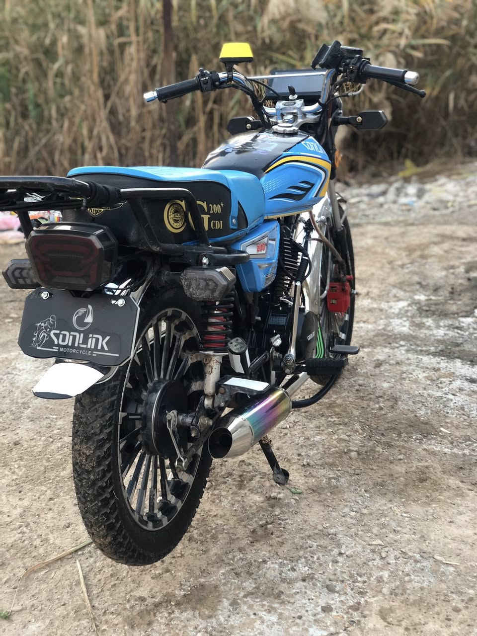 السلام عليكم 
سيفان موديل 25لون مميز 
نقص  دشبول ضارب بس
 مكفول السعر825وبي مجال العنوان ديالى الخالص 
رقم ***********او خاص
