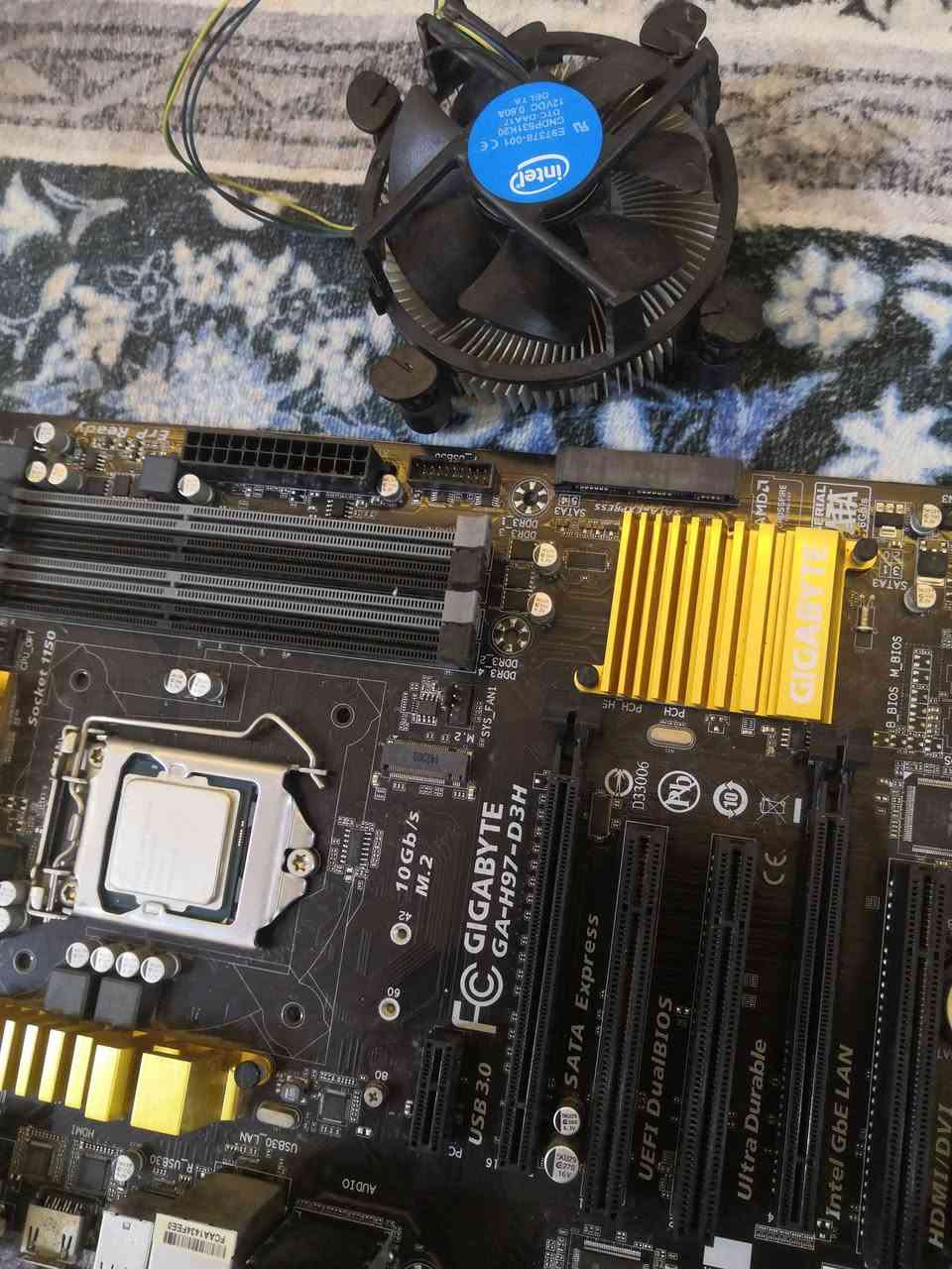 السلام عليكم شلونكم اخوتي قطع شيله كاملة قيم وخذهن بل يرضي الله وبل عافيه عليك اغلب القطع جديدة بس لا تكسر  انطيني سعرك خاص وتدلل
 1-مذر بورد كيكا بايت h97 + معالج i5-4460 + مبرد من انتل
2- هارد ssd 256 g من شركة lexar + هارد خارجي ssd1t من شركة ADATA + هارد hdd 1t من شركة WD
3- بور سبلاي 500 من شركة Huntkey GS
4- قارء اقراص من شركة LG
5- رامات 2*8 =16 DDR3 من شركة SAMSUNG


**إذا كنت صاحب هذا الإعلان وتريد حذفه لأي سبب، رجاءا أرسل رسالة إلى الدعم الفني**