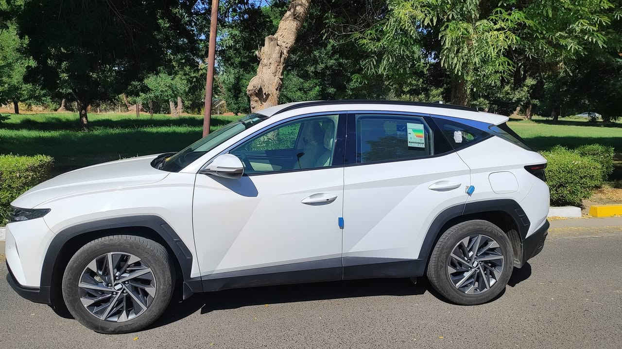 السلام عليكم
للبيع هونداي توسان 2023خليجي  جداً نظيفة وجديدة

ماشية 57 الف

المواصفات 

كراسي كهرباء 

بردات خلفية 

بصمة تشغيل 

تشغيل عن بعد 

شاشة كبيرة 

كامرة دوارة 

حساسات امامية 

حساسات خلفية 

ايباد شاشة 

داخل ابيض

تحكم ستيرن 

مثبت سرعة 

وباقي مواصفاتها معروفة 
بيها رصعة بالباب الخلفي
مكان السيارة بغداد الكرخ تقاطع درويش 

السعر الملطوب 205 ورقة وبيها مجال بسيط مستعجل ع البيع 

للاستفسار اكثر 
***********
***********
