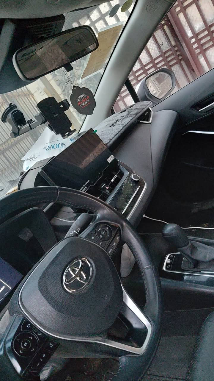 كورولا هايبرد ٢٠٢٥ مكفوله من اي حدث واي صبغ بيه رصع بصيطه ١٥٠ للعنوان بغداد ***********
