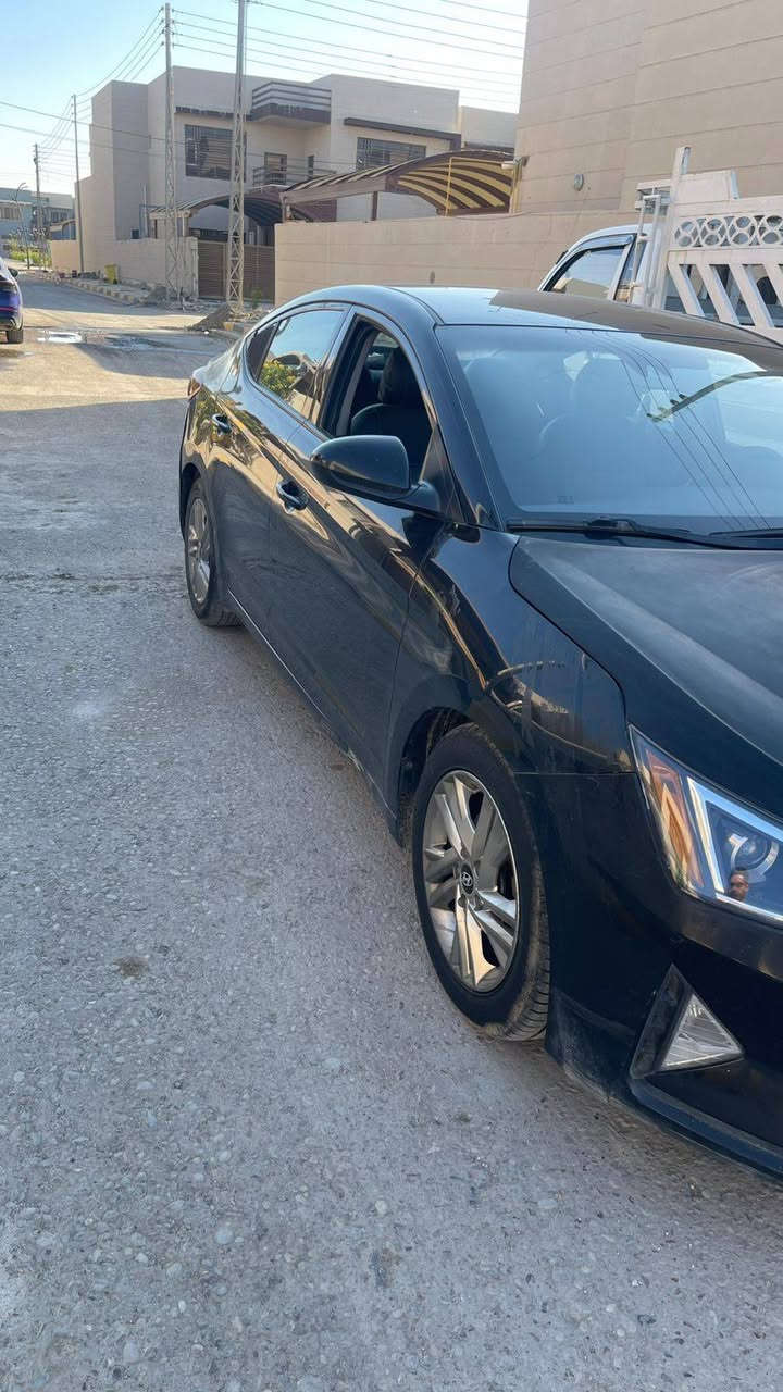 🚗 للبيع: هيونداي إلنترا موديل [2019]
السعر /110 وبيها مجال للشراي 
​اللون: أسود ملكي.
محرك /2000 
​الرقم: أربيل (اللوحة الجديدة المميزة)، سنوية وهزة جديدة.
​المواصفات: شاشة، كاميرا خلفية، تحكم ستيرن، رادارات، ويل كاب 16، تبريد ثلج.
صدر حداديه جاهزه 
​ا حادثها خلفي قديم ومصلحة جاهزة (صورة الحادث مرفقة بالمنشور بكل أمانة). محرك وكير وتبريد بشرط الفحص.
​📍 المكان: بغداد
📞 للتواصل:  اتصل وبيك خير ودلل 
‎0772 451 4733
السياره كلشي موضح بالصور تريد صور بعد تريد تعرف شي عليها اتصل وتدلل ❤️

