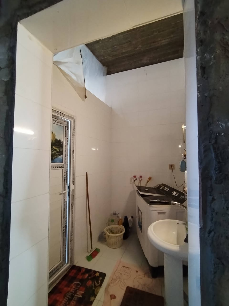 السلام عليكم بيت للبيع طريق يا حسين صاير بين عمود ١٣٣ وعمود ١٤٤ منطقه حلوه يمها اثنين مدارس وشوراع نضيفه
1.... مساحه البيت 600 متر ركن ع شارعين
2....مساحه البيت المبني ١٥٠ متر والباقي حديقه مرتبه ٢٠٠ ب الوره و ٢٠٠ كدام و ١٥٠ البيت ركن باجر عكبه تكدر اذا تريد تبيع منها
3....البيت ملبوخ وارضيه صب والسقف كونكريت شغل درجع أوله باقي تشطيبات تكملهن مساحه جبيره الحمدلله
4.... سبب البيع السفر
5.... سعر البيت مراسله صفحه او الاتصال وسعر زين
***********
