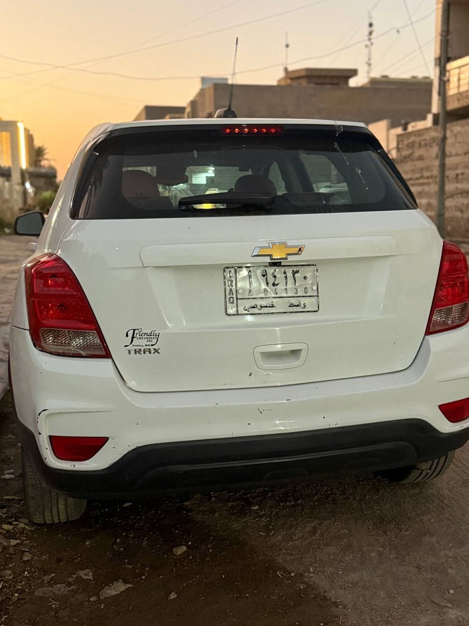 شوفرليت تراكس موديل 2018
رقم واسط مكانها بالكوت 
مشروع وطني 
مداور ثاني يوم
شاشة كبيرة
تحكم استيرن
كامرة دواره
دواخل جلد ومخمل 
ماشيه ٥٠
سونار وضربه مرفق بلمنشور
سيارة جديدة بمعنى الكلمة
للاستفسار اكثر 
***********
