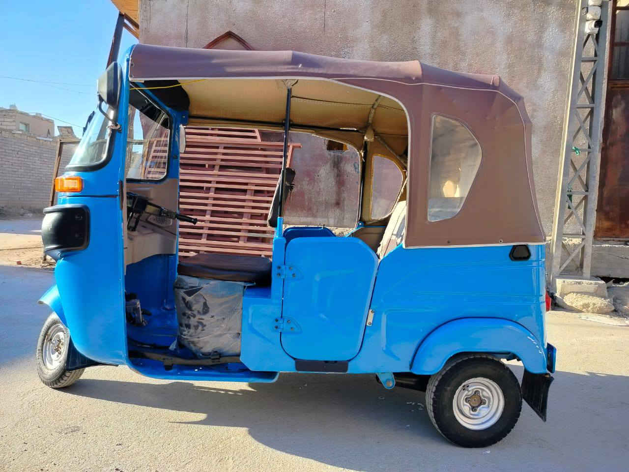 سلام عليكم شباب تك تك مضلع للبيع موديل 23 طالعه بشهر 11 محسوبه على 24 أوراق رقم  تليفون ***********
