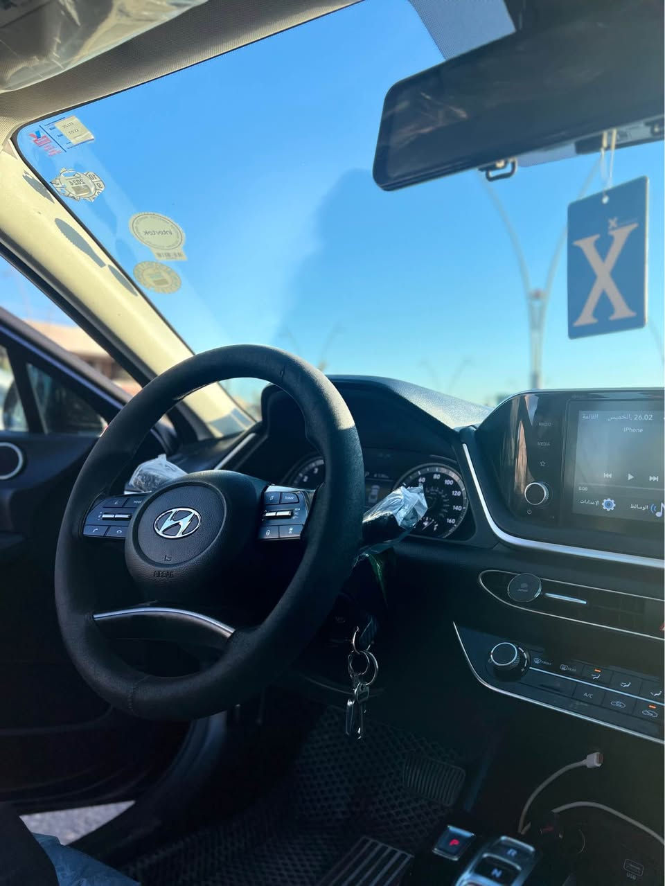 السلام عليكم 
سوناتا 2021 للبيع او مراوس بجارجر او اوباما 
سياره رقم اربيل تريد تحويل او وكاله 
سياره عليه ادامه كامله من نوزلات بلكات حداده تخم تاير 
مواصفات 
سايد بريك بصمه
اندرويد اوتو 
ابل كار بلي 
تثبيت سرعه 
وضعيات قياده 
اوتو هولد
باقي هواي مواصفات معروفه 
حادثه فقط باب خلف سائق وجاملغ خلفي ربع منه باقي كفاله 
بجم كبس بدون ايرباك 

السعر 175 بيها مجال 
العنوان البصرة القبله 
رقم هاتف *********** البصرة, العراق
