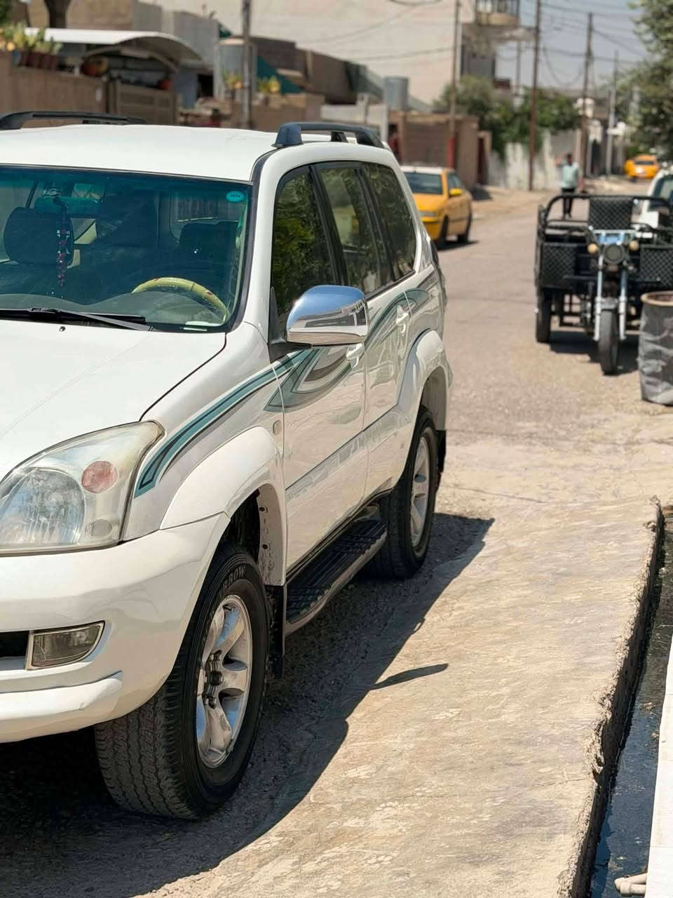 تویتا پرادۆ 2007
دبڵ اکسل 
داخل فورمیکا 

بدون صرر 
بس شویە تکحیل 

محرک ما مفتوح 
بی خیت بخار 
سعر 77 بی مجال  مروس هم اريد 
رقم موبایل ***********
