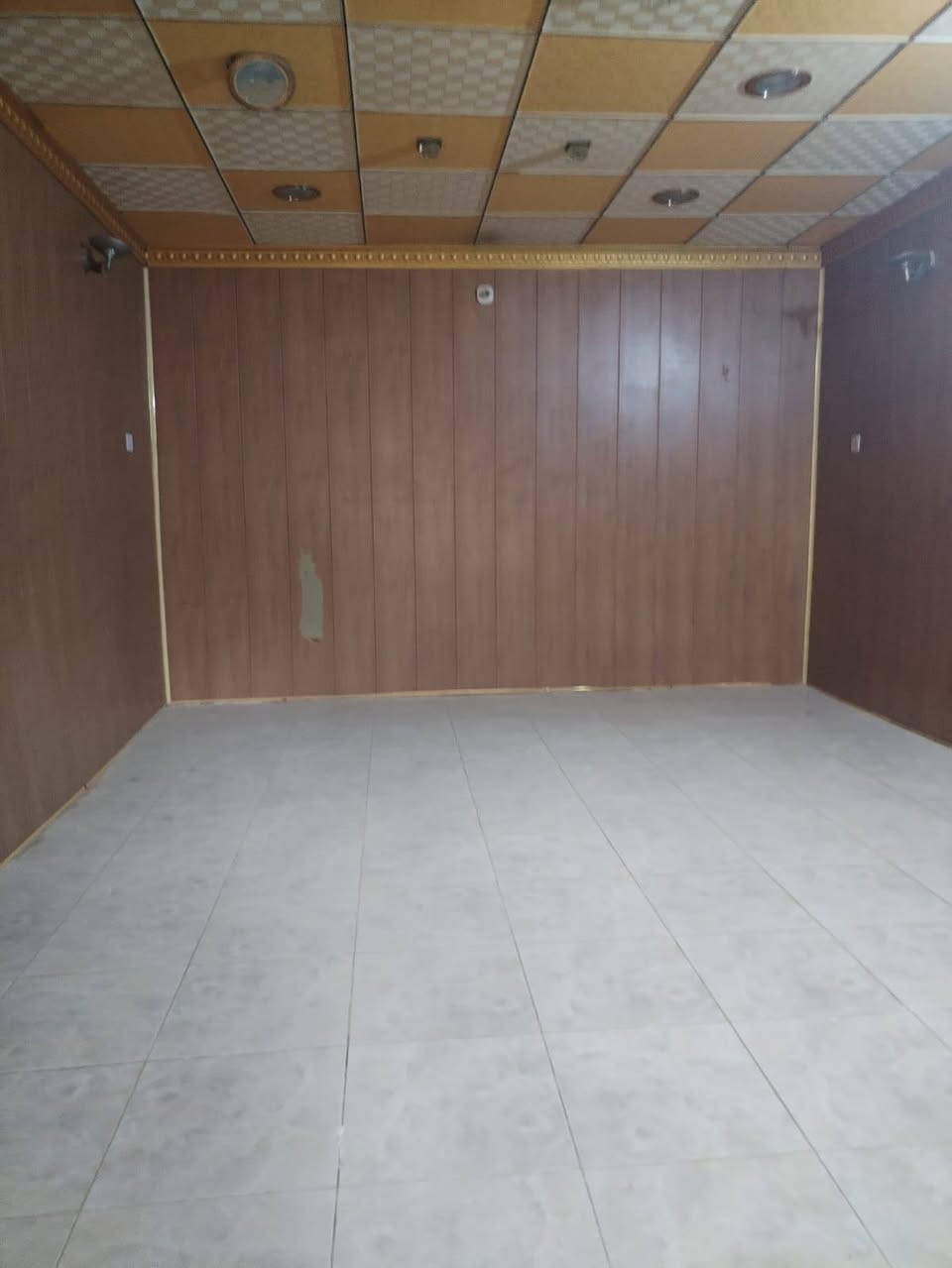 دار للايجار  125متر طابق ونص ايجاره 275
نجف حي ميسان بشريط 
قرب ميسان مول 
يحتوي على غرفتين وصاله ستقبال ومطبخ وصحيات


**إذا كنت صاحب هذا الإعلان وتريد حذفه لأي سبب، رجاءا أرسل رسالة إلى الدعم الفني**