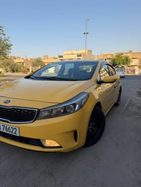 كيا فورتي للبيع موديل 2018 محرك 2000 دوش سيارة جديدة ماشية 98 الف وارد...