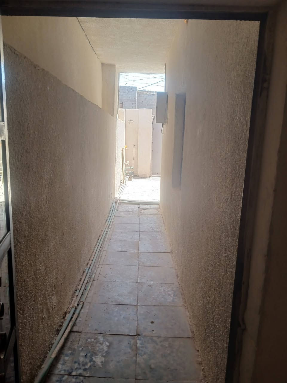 للايجار،ب300
طابق واحد غرفه وصاله ومطبخ وحولي، حي،البساتين  شارع  كماليات بطه  للاتصال،***********
