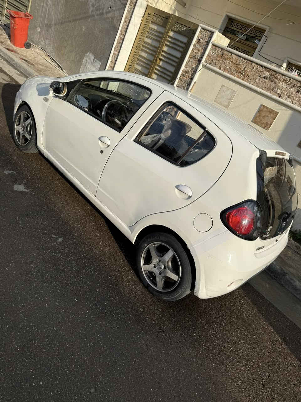 سلام عليكم 
باندا 🐼 2012 باسمي تحويل مباشر 
ماشيه 78حقيقي 
سنويه جديد 
هزه جديد 
ارقام جديد 
كير محرك نظيفات وخير من الله 
تبريد شغال ثلج 
شاشه 
سنتر لوك  كله شغال 
كهرباءيات شغاله 
سياره نظيفه حيل ربع متصرف عليها كامله مكمله وعليها ادامه من كلشي 
السعر. 51 $ وبيهه مجال بسيط 
العنوان. بغداد حي الأعلام 
***********.    ***********
