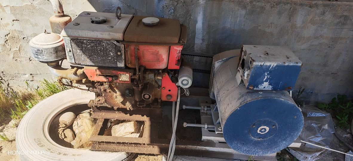 مولد شغال هندر وسلف 
 وكمبريسر 
الشراي 
يخابرني وحياه الله 
واتساب /***********
