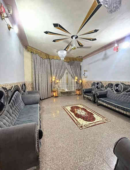 السلام عليكم 

بيت زراعي للبيع مع أثاث كامل مساحة 350 عنوان / بغداد مقابيل التأميم قرب فلكة سلمان 

البيت صاير ركن عالشارع 
يحتوي البيت على ٢ غرف نوم 
٢ مطبخ (حار وبارد ) 
صالة 
استقبال 
٢ حديقة 
كراج على طول البيت 
الواجهيه ١٤ والنزال ٢٥ 

الأثاث يشمل غرف النوم 
تخم عدد ٢ 
المطبخ كامل ثلاجة وطباخ ومايكرو وكاونتر ومجمدة 
سبالت عامودية وجدارية 
كاميرات مراقبة
بلازمات 
تانكي مي ٣ 
سخان 
دبات غاز 
طباخ وفرن وشافطة ممستخدمات 
مطبخ حار وبارد 

السعر على الخاص او على الواتساب ***********
