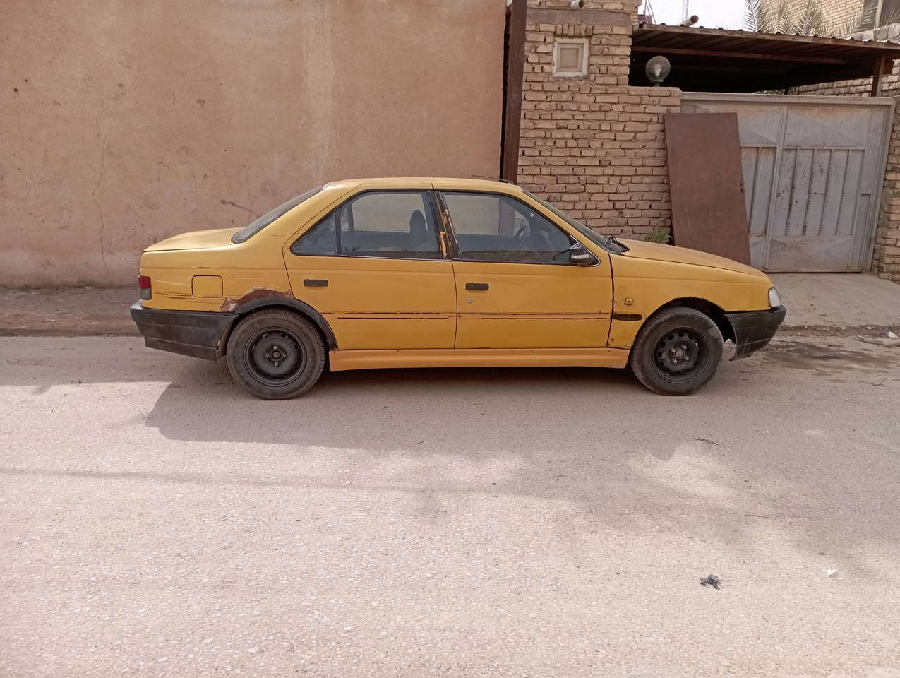 سلام عليكم
بيجو روى موديل 2009 رقم نجف راعيها بالنجف بشارع المعمل بس ما واصله ابد 
كير بيه خيط تبخير كير جديد اكسن مال كارينه ياباني دواخل مدوشمه ارضيه وتنته كشنات مال راس الثور كهربائيات كلها شغاله سياره جاي التحق بيهه لبغداد وشوف الفيديو وين تمشي 
سنويه موجوده بس صاقطه ب19 
السعر 10
رجاءا أقره المنشور عدل وخابرني لاتكلي شبيهه ما بيهه شرحت كلشي واني خادم مكان السيارة ديوانيه سدير
*********** واتساب
