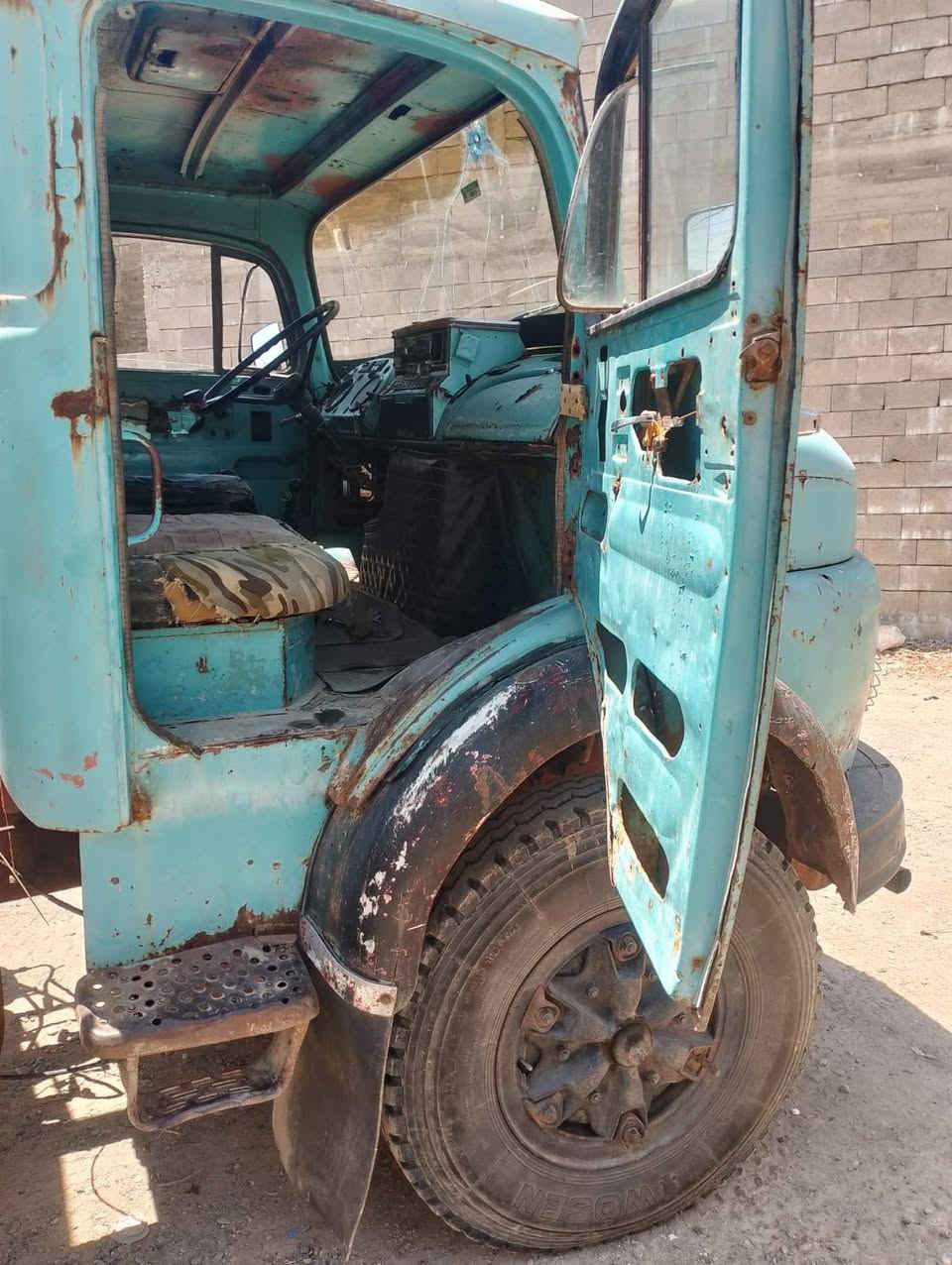 اخوان ابو ردين للبيع
8طن+جي بي اس + مكيل 10
تانكي مقلون كلو شركه بس قماره يرادلها ترتيب 
هاذا رقم صاحبها 
***********
