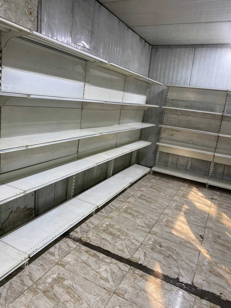 عارضات وا رفوف للبيع***********
