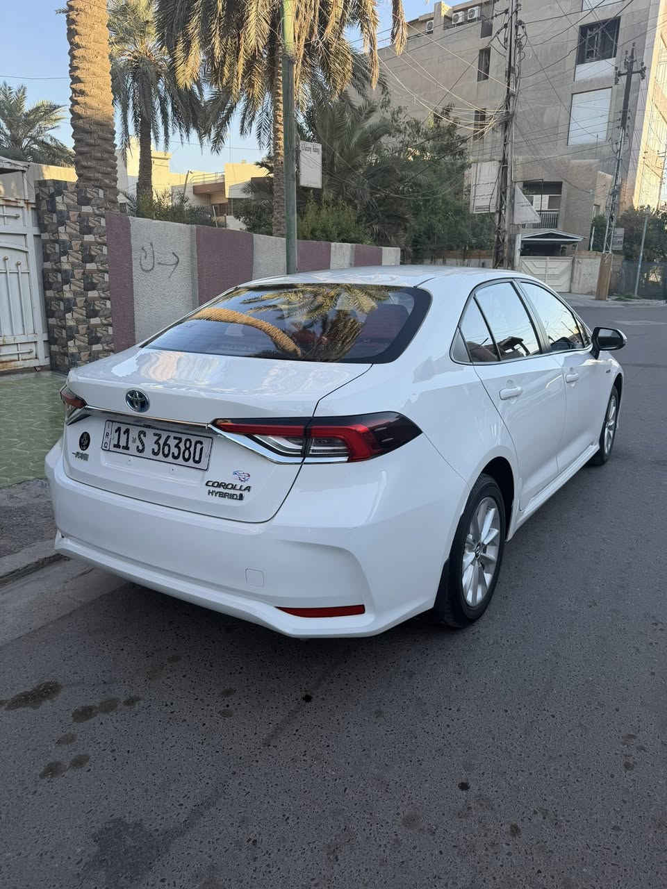 سلام عليكم للبيع كورلا  هايبرد موديل 2022 مكفوله
 سيارة كلش جديدة اي نقص مابيها ماشية 31 الف 
 داخل احمر فول الفول السيارة
سعرها 13800$ بيها مجال كلش بسيط 
‏***********
