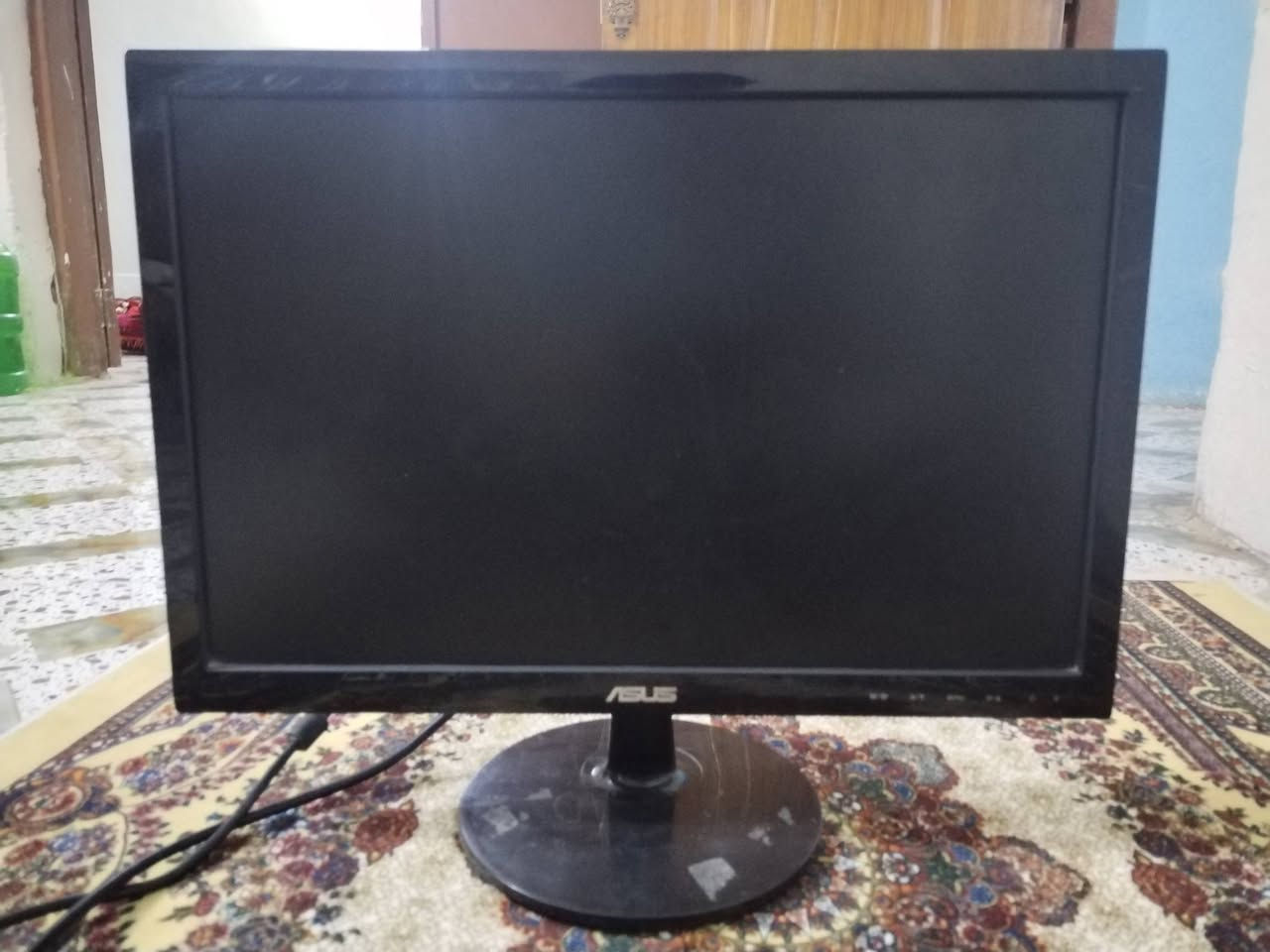 شاشه مكاتب 75هرتز شغاله مابيها اي مشاكل وبيها منفذ VGA بيها  تحويله الا HDMI مثل ماموضح بل صوره تفيد جماكت الكونسل والpcاني جنت شادها للبيسي سلسه 75فريم انطيني سعر وبل عافيه


**إذا كنت صاحب هذا الإعلان وتريد حذفه لأي سبب، رجاءا أرسل رسالة إلى الدعم الفني**