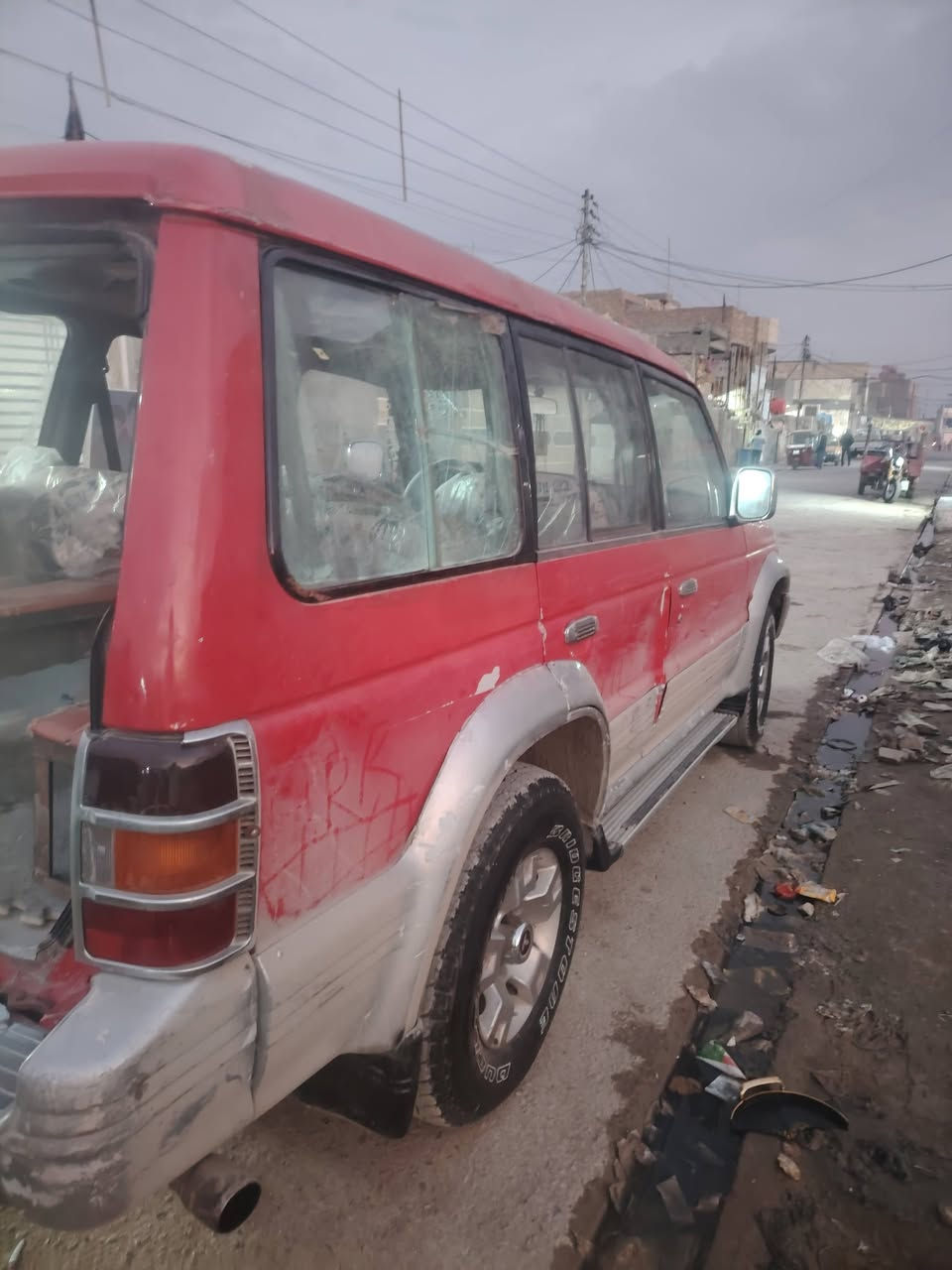 السلام عليكم سياره باجيرو مديل 1992 للبيع كير و مكينه  ففتي بيه خيط تبخير قليل صدر خير من الله  رقم بغداد انكليزي شرط تحويل السعر 33 و بيه مجال قليل للستفسار ***********
