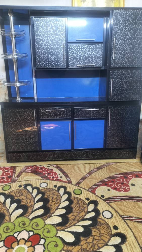 كاونتر 3 قطع مستخدم  قليل نضيف تفصال الألمنيوم مو سوكي لا يوجد اضرر عنوان شعب اكو توصيل *********** بي وتساب
