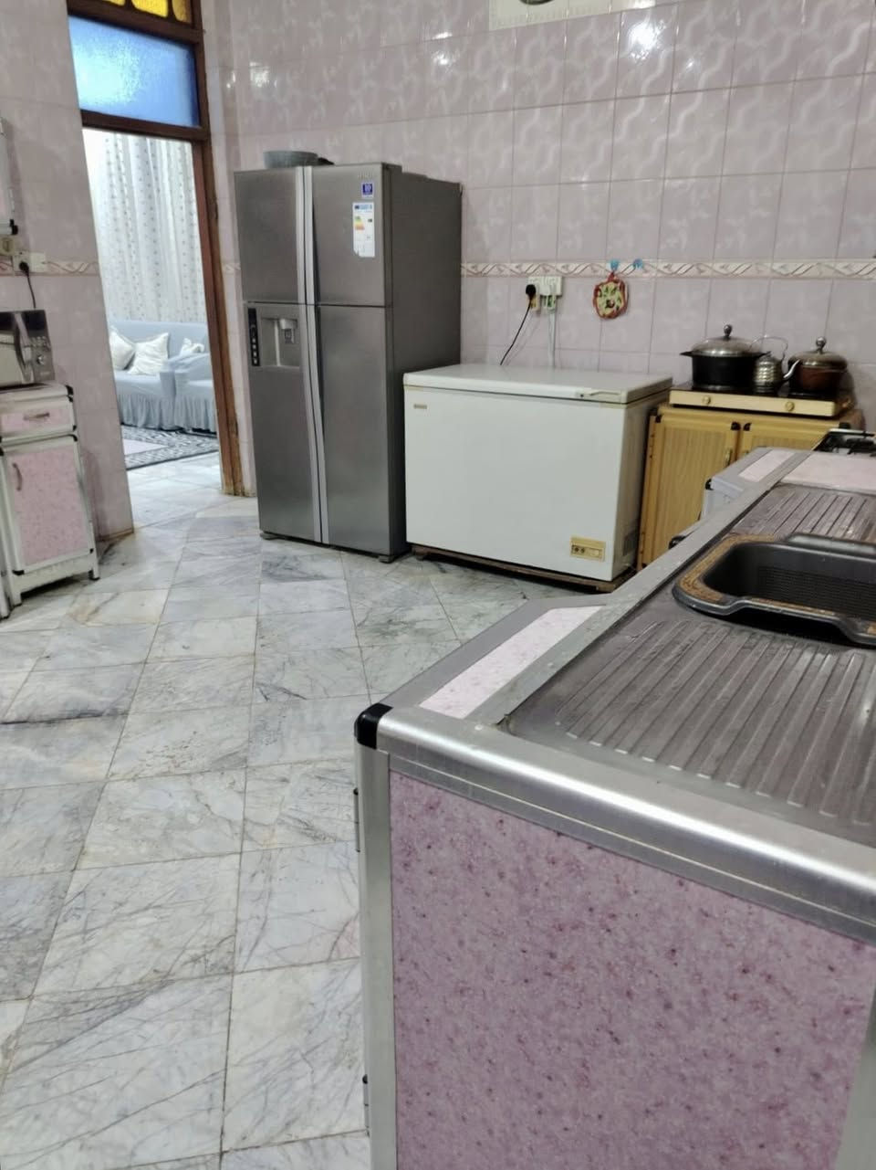 #إعلان_رقم (230)

دار للبيع في منطقة حي العسكري
📍 | شارع النجدة

━━━━━━━━━━━━━━━

🏠 مواصفات الدار:

◾ المساحة : 200 متر
◾ البناء : طابقين مسلح
◾ الطابق الأرضي : كامل
◾ الطابق الأول : غرفة + صالة
◾ موقع هادئ ومناسب للسكن العائلي

━━━━━━━━━━━━━━━

🏦 مطلوب للمصرف العقاري : 100 مليون فقط

━━━━━━━━━━━━━━━

📞 للحجز والاستفسار:
مراسلة الصفحة أو الاتصال مباشرة 👇

☎️ *********** — سيد ولاء
☎️ *********** — أبو حسين

📍 العراق | السماوة
حي العسكري — قرب جامع الإمام علي (ع)

━━━━━━━━━━━━━━━
🏢 #الخارطة_للاستثمار_العقاري
🔑 بيع • شراء • استثمار • خدمات عقارية
━━━━━━━━━━━━━━━
