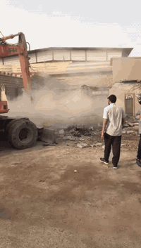 اخوكم حيدر الفرطوسي لتفليش المنازل وقلع الجدران والسقوف والترميم وتنضيف المنازل وفتح البيبان والشبابيك بالكوسره وجميع الأعمال الحره رقم الهاتف ***********
