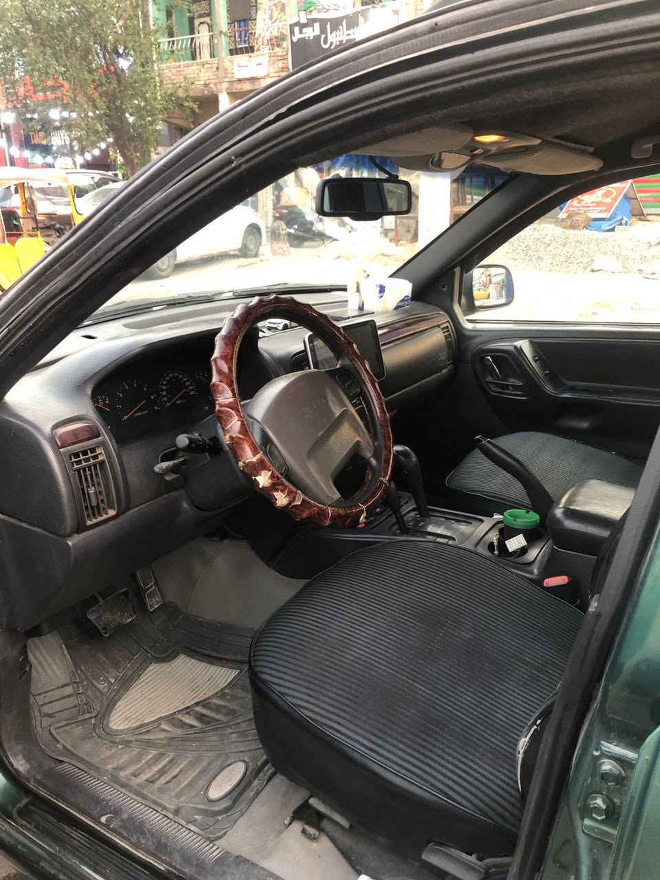 السلام عليكم سياره جيب شيروكي موديل 2000 للبيع الاستفسار على الرقم ‏‪***********‬‏ غير متواجد عالفيس
