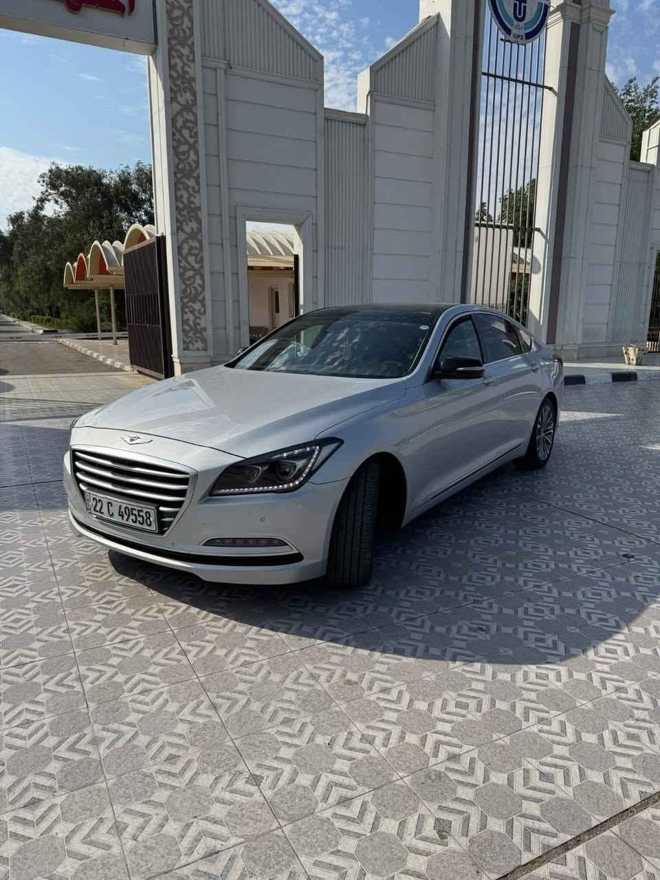 جينيسس 2015-G80 – فئة بريستيج (Prestige)
⚙️ المواصفات:             
المحرك (V6) بسعة 3.8 لتر يولد قوة 311 حصان
 1. شاشة معلومات ملونه مقاس 7 بوصه وسط العدادات التقليدية+ شاشة معلومات وترفيه مقاس 8 بوصة تدعم ملاحة
 2. المقاعد جلد فاخر (نابا)
 3. كشنات أمامية كهربائية (12 وضعية)+ تبريد وتدفئة + كشنات خلفية تدفئة
 4.  نقطة العمياء
 5. تحديد مسار + تنبيه الخروج عن المسار
 6. علامة ترحيب (شعار جينيسس) عند الاقتراب
 7. حساسات أمامية وخلفية 360 درجه
 8. مرايا تعتيم ذاتي + قلاب + هيتر + شعار جينيسس
 9. زجاج دبل عازل
 10. لايت LED نهاري وليلي + عدسات زينون عالي/واطي أوتو
 11. خاصية الصعود المريح (الكشن يرجع للخلف مع الستيرن عند النزول )
 12. خفض صوت التبريد والصوت تلقائياً أثناء الاتصال
 13. نظام صوتي Lexicon بـ 17 سماعة
 14. فتح صندوق  تلقائي عند الاقتراب
 15. 4 وضعيات قيادة: عادي – إيكو – سبورت 
 16. ستيرن كهرباء 
 17. كير  8 نمر
 18. شفتات ستيرن
 19. بانوراما كامل
 20. خزن ميموري لوضعيات الكشن
 21. بردة بلاد زجاج الابواب الخلفية
‏ 22. Auto Hold
 23. مسافة مقطوعة 180 الف كيلو
 24. تبريد 3 مناخات منفصل
 25. جام أوتو (4 جام)
 26. تدفئه بالستيرن + اهتزاز بالستيرن
 27. مانع تصادم+ قياده ذاتيه+ مثبت سرعة ذكي يحافظ على المسافه بينك وبين السيارة الامامية
 28. بانوراما ثلاث وضعيات
 29.ترحيب عند الاقتراب وبصمة ابواب وصندوق ذكي
30 . فور ويل 4WD
31. ويل 18 رياضي

تحويل ثاني يوم
 —————— للأستفسار 📞 *********** 
 السيارة بدون حادث كفالة
السعر 183$ 
المكان : الديوانية
