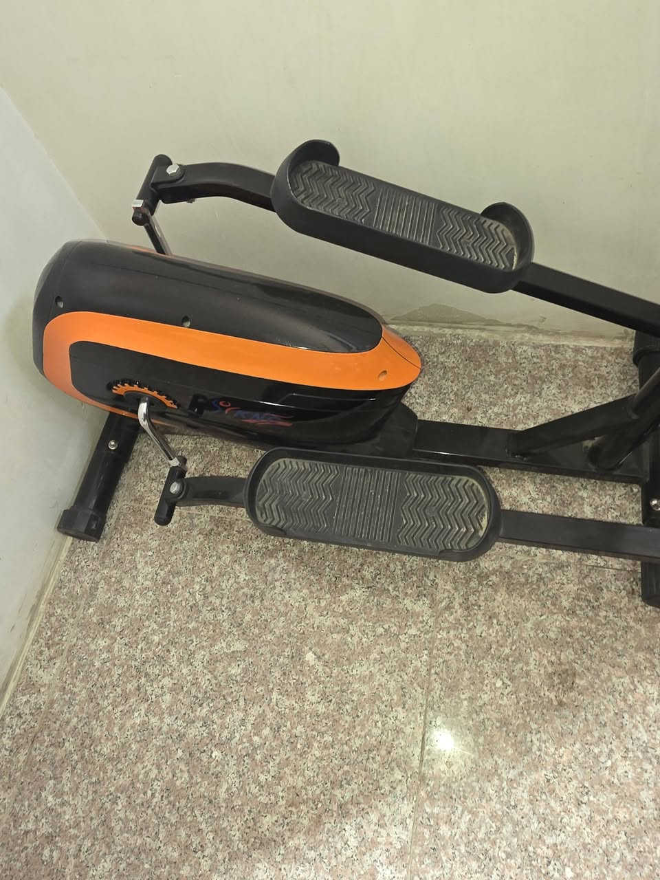 لابتكل للبيع جديد ستعمال جدآ قليل ***********
