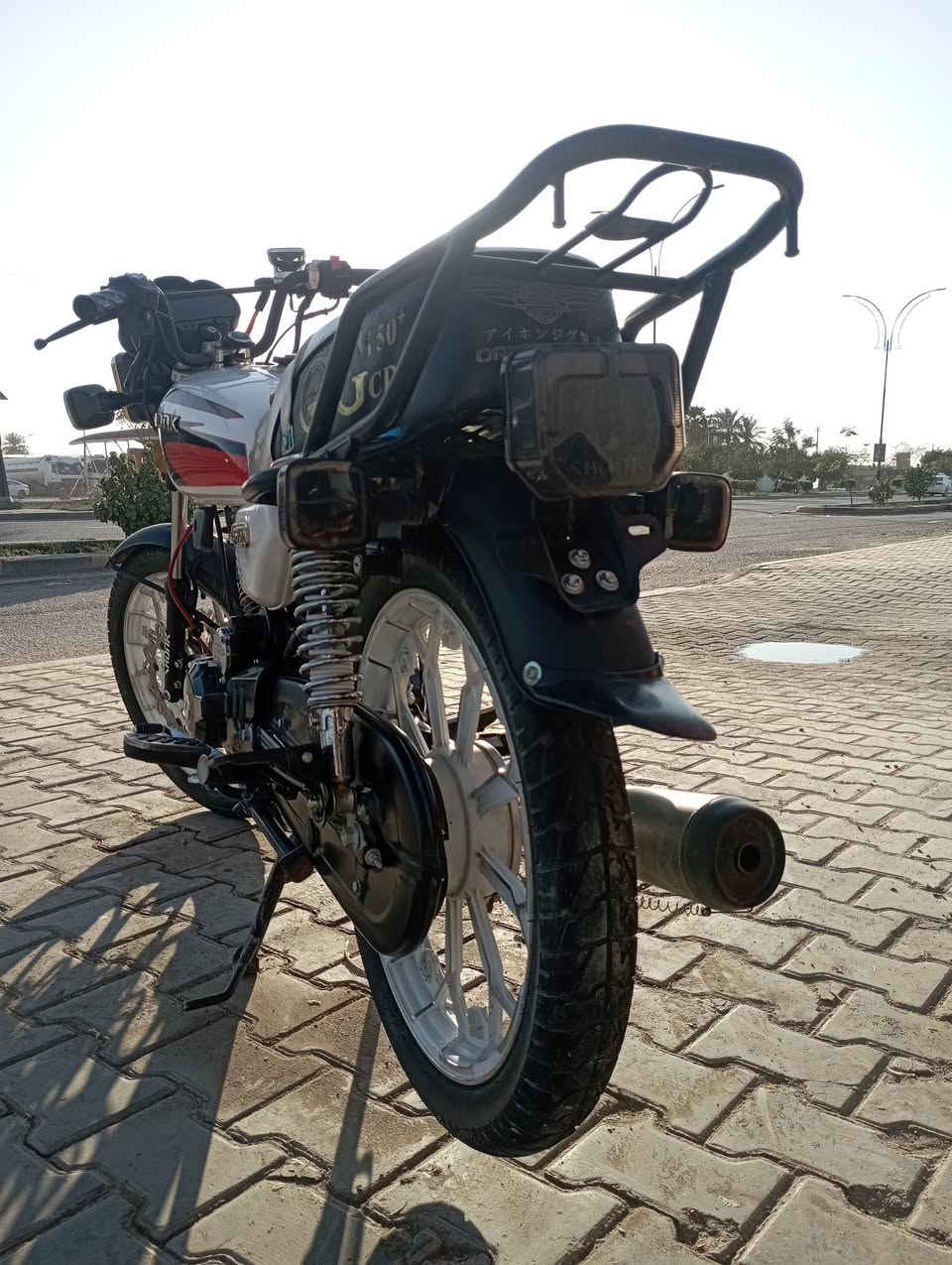 للبيع سيفان مديل 25 ب 850 وبيها مجال مكاني باالحله حي نادر ***********
