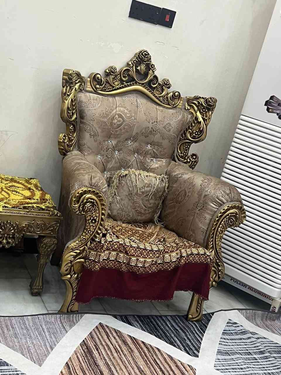 قنفات  خمس قطع 5 حجم كبير  استخدام قليل  + طبلات اثنين
ما بيهن اي شي اي خلل ماكو جديد
السعر  425 🖤بيهن مجال 
البصرة مشراك القديم 📌
***********
