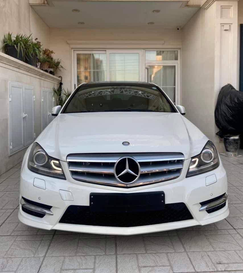 السلام عليكم  مارسيدس c200  موديل ١٢ فول مواصفات مكفوله و جاهزه
بصمه ابواب و تشغيل
بانوراما
حساس امامي و خلفي 
كامره
ثلاث بردات
كت Amg
مريات شفط و كهرباء و ترحيب 
كشنات كهرباء
لايت ديناميكي و لد امامي خلفي
هواي بعد بيه مواصفات 
السياره نظيفه كلش ماشيه ١٣٠ الف ميل
السعر اتصل و ادلل  ***********
