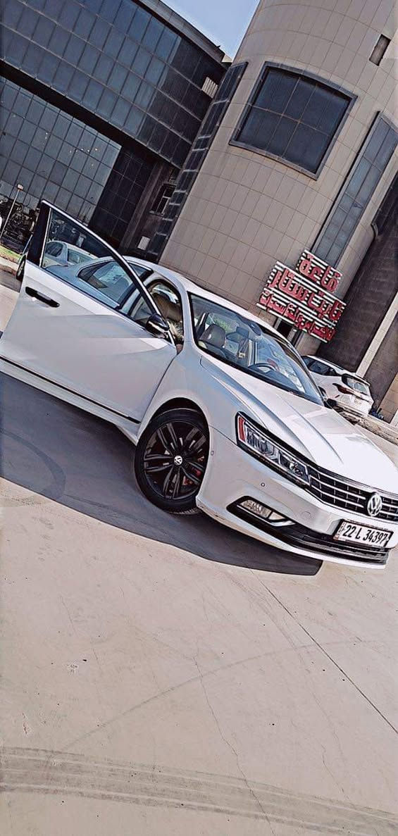 سلام عليكم 
WV PASSAT SEL PREMIUM V6 
موديل 2018 
سيارة فول فول مواصفات 
ماشي 76 الف 
جامرلغ امامي سائق صبغ 
حساس ٣٦٠ 
اوتو بارك 
كشنات امامي كهرباء 
كامل كشنات جلد و تدفئة 
تبريد قطعتين 
رقم شاصي 
1VWCM7A30JC017283
واتساب *********** 
سعر ١٧٥
