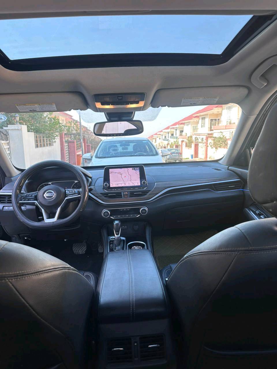 Nissan Altima 2022 Platinum 

مواصفاتها فول اخر شي بالالتيما

سقف سلايد 
كشن هيتر 
استيرن هيتر 
كشنات كهربائي 
كشنات جلد
كشن خزن ميموري 
رادارات جانبية و امامية و خليفة 
قيادة ذاتية 
٥ كاميرات 
٣٦٠ درجة كاميرا 
مراية الجانبية هيتر و اشارة بيها 
مراية الداخلية تعتيم بالليل 
مراية الجانبية تنزل ويه البك R
تبريد خلفي 
نظام خرائط بلادية 🌏
نظام السماعات  Bose 🎼🎼🎙️
نظام فور ويل السيارة 

 
حادثها 
جاملخ و بونيت بدون شواصي 
ايرباك بس سايق طاك و راجع بلادي 

هذا رقم الشاصي 1N4BL4FW5NN398969
 
السيارة ماشية ٦٧ الف ميل 

السعر:151$

***********