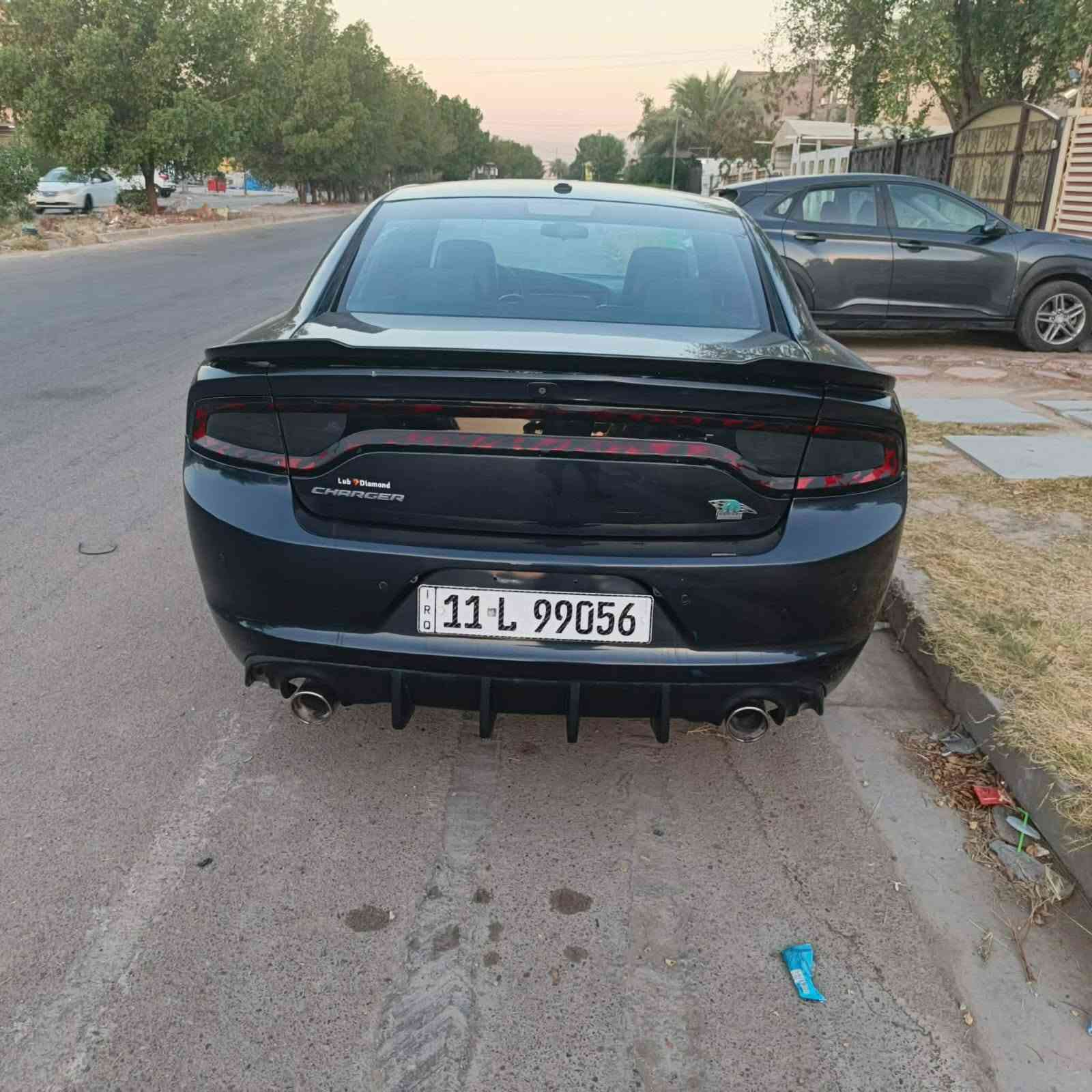 السلام عليكم جارجر مديل 19 SXT blusحادثه جاملغ خلفي وباب خلفيه وصار بيه بل العراق جاملغ امامي فقط مكان السياره بغداد السعر 205 رقم صاحب السياره *********** السياره جديده واحله من الصور
