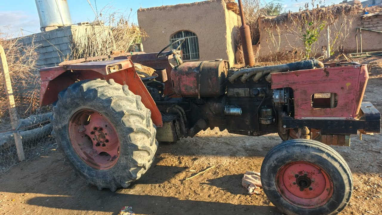 السلام عليكم 
مكلف بالنشر 
يوجد تركتر عنتر للبيع موديل 70 شغال شرط سلف مع ستيرن باور محرك نضيف
 العنوان قضاء الحويجة ناحية العباسي قريه غريب 
للأستفسار الاتصال على الرقم ‏‪***********‬‏
