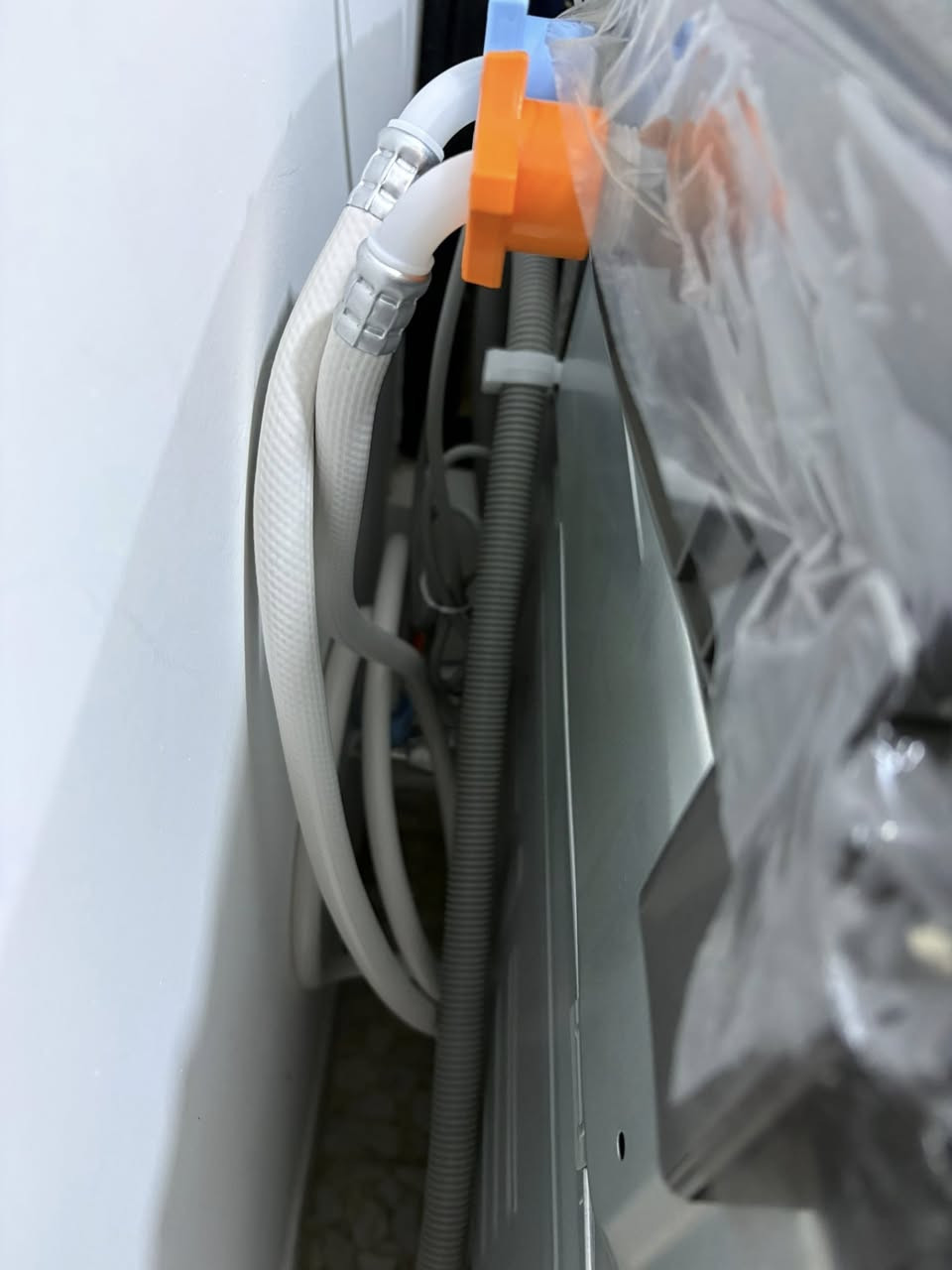 غسالة اوتماتيك Lg
اقتصادية شغالة على نص امبير
ماطور نحاس
16 كيلو بيها ضمان 5 سنوات 
جديدة شغالة 3 غسلات بس 
للتواصل ***********
