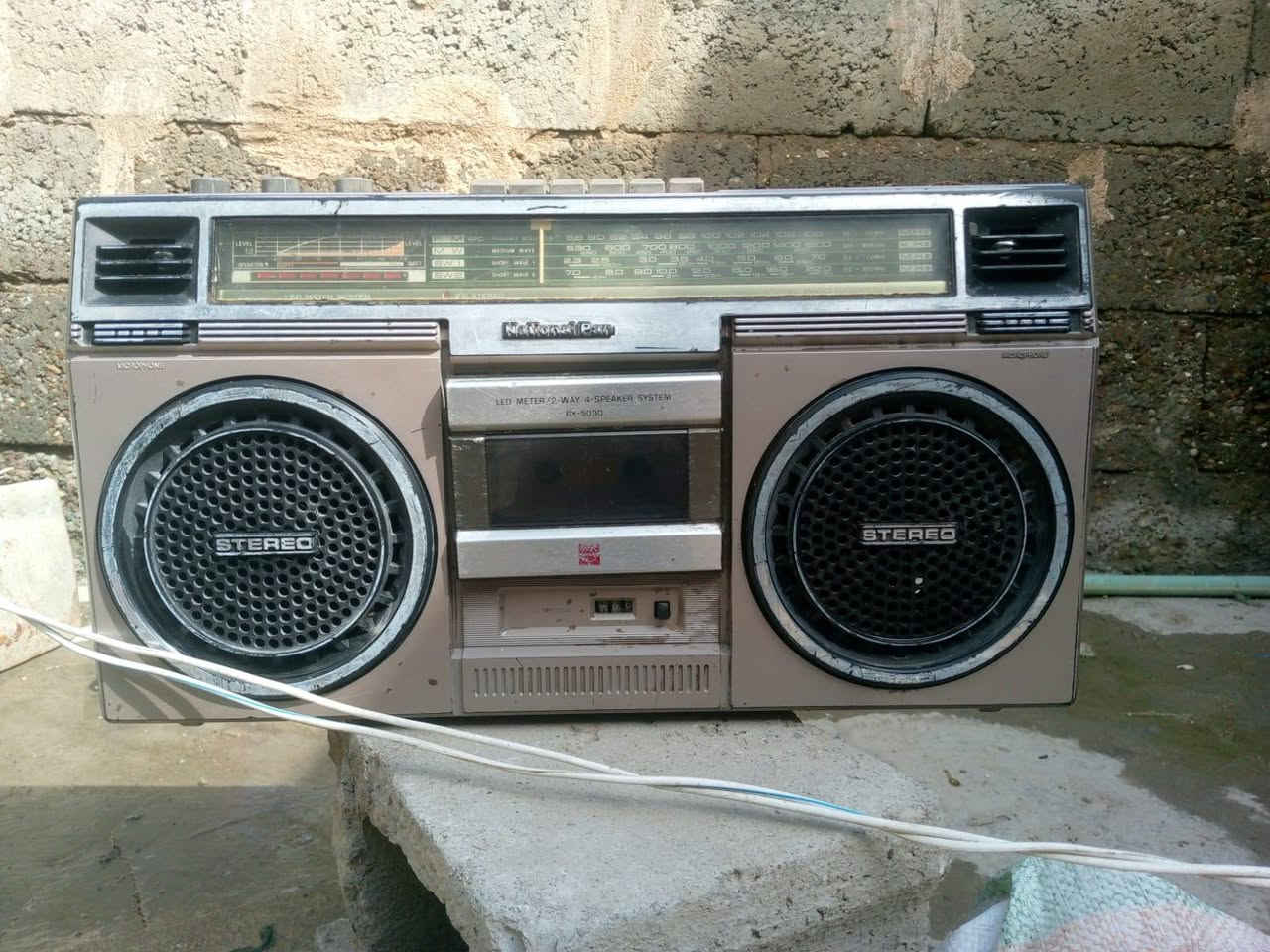 السلام.عليكم مسجل راديو ابييع هلموجود راديو شغال بس خيط فالت الكفر نظيف بس الضهر الخلفي بي كسر دكم كلهن موجوده سعره ١٥ قفل مكاني حي الرئاسه مال عبيدي لا يوجد توصيل


**إذا كنت صاحب هذا الإعلان وتريد حذفه لأي سبب، رجاءا أرسل رسالة إلى الدعم الفني**